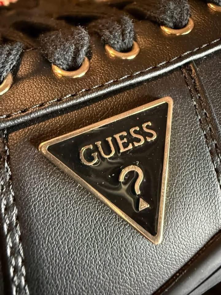 Zapatilla Guess Escolar (Sin Caja)