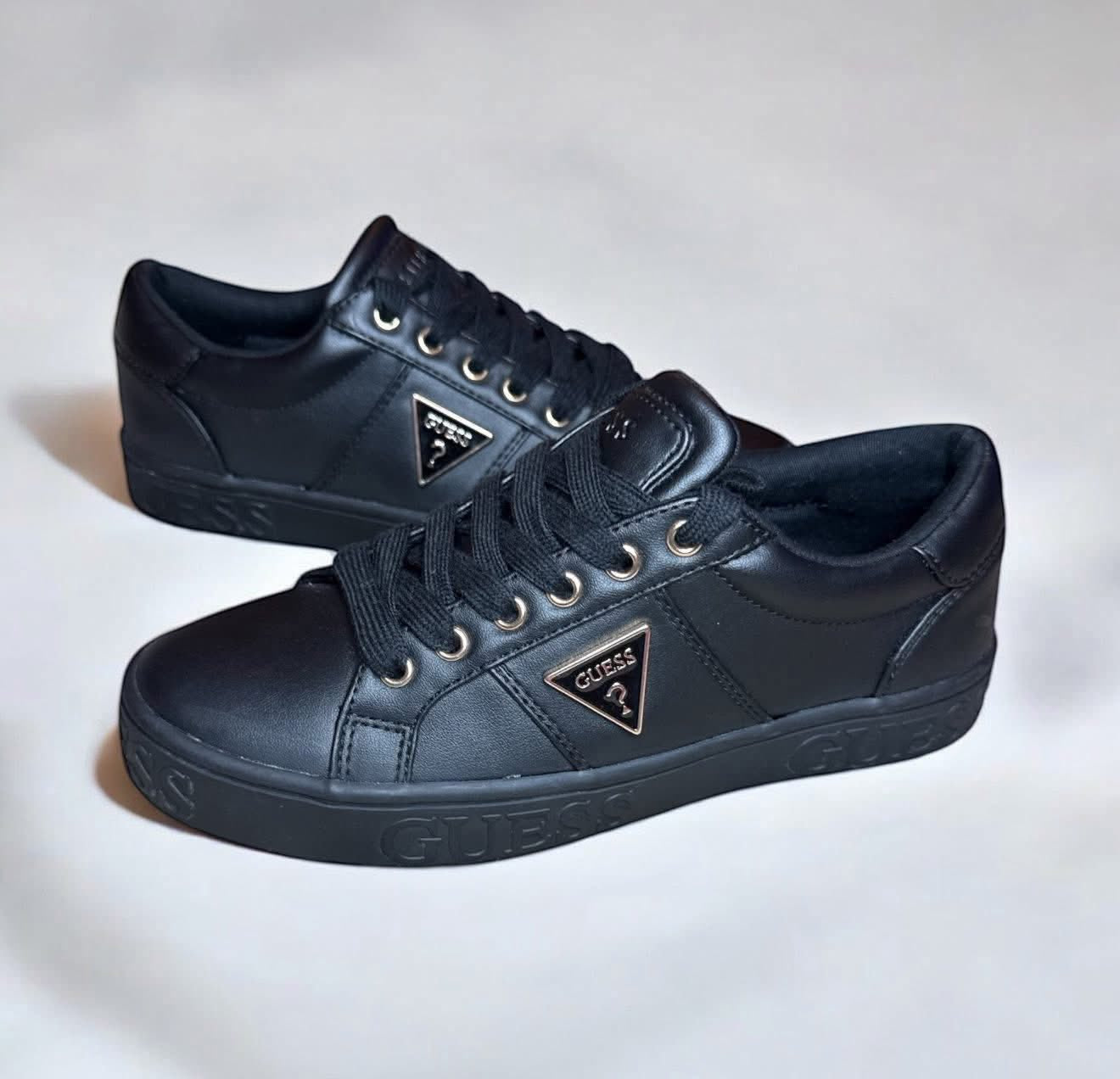 Zapatilla Guess Escolar (Sin Caja)