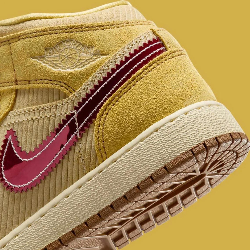 Zapatilla Jordan 1 Mid “French Fries”