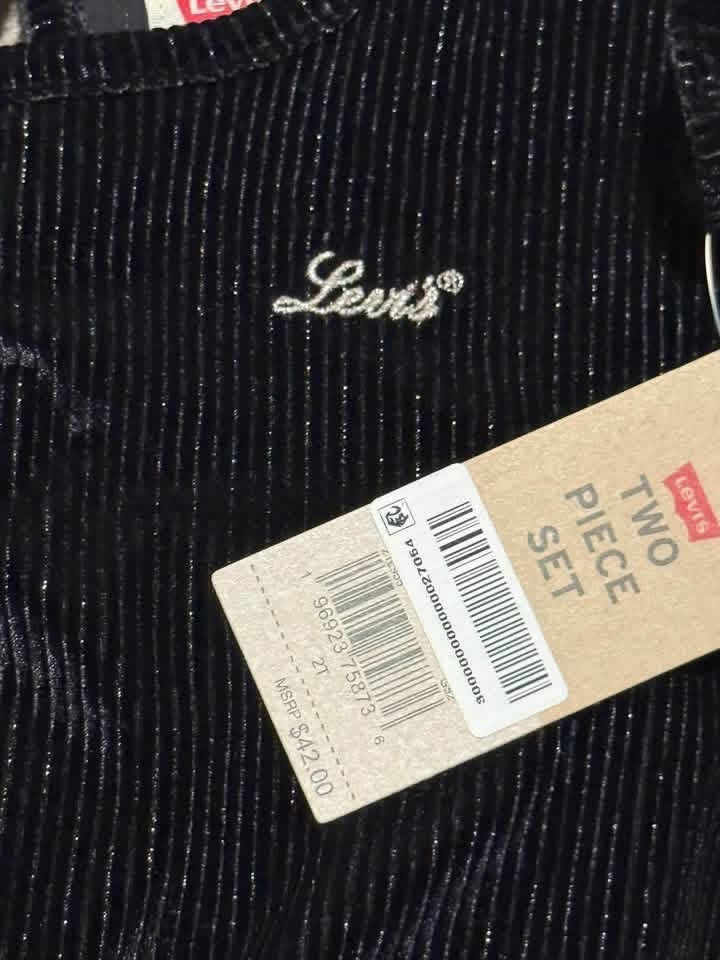 Levis Buzo de Plush con Brillos Niña