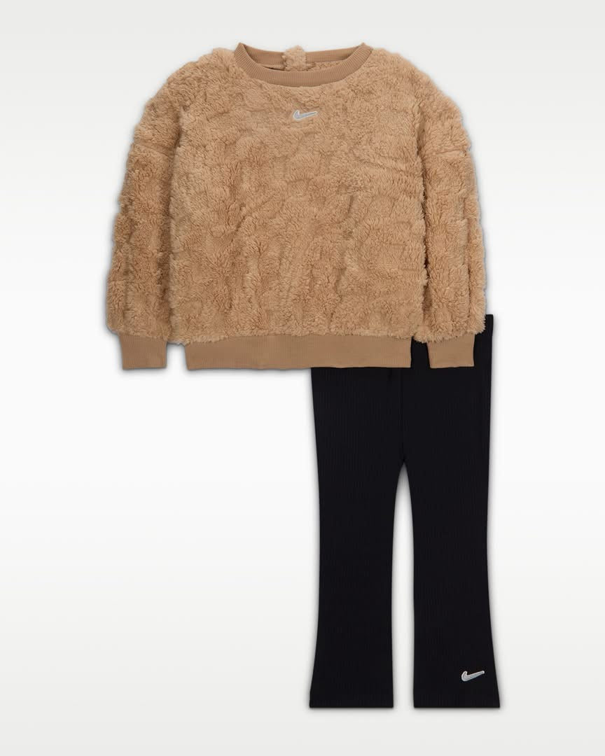 Nike Set Niña, Poleron Sherpa y Calza.