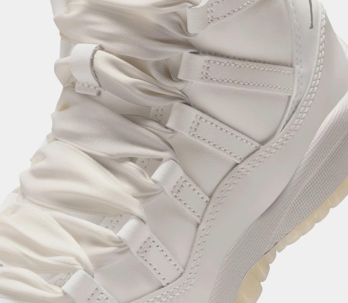 Zapatilla Jordan Retro 11 “Pearl”