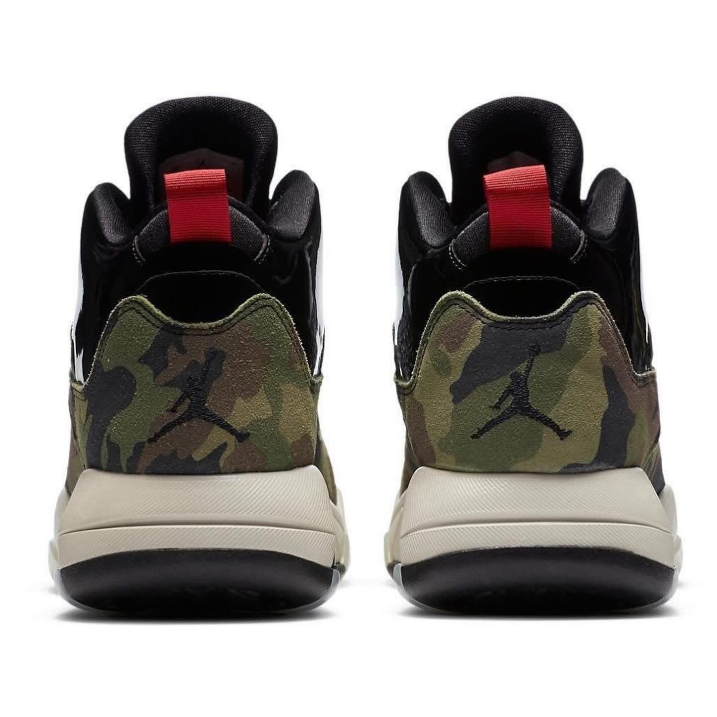 Zapatilla Jordan Maxin 200